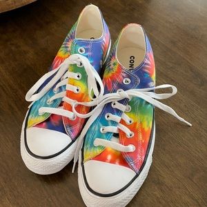 Tie dye Converse